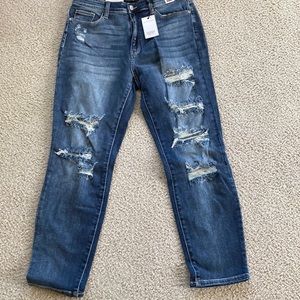 Judy Blue distressed boyfriend cut jeans. Size 11